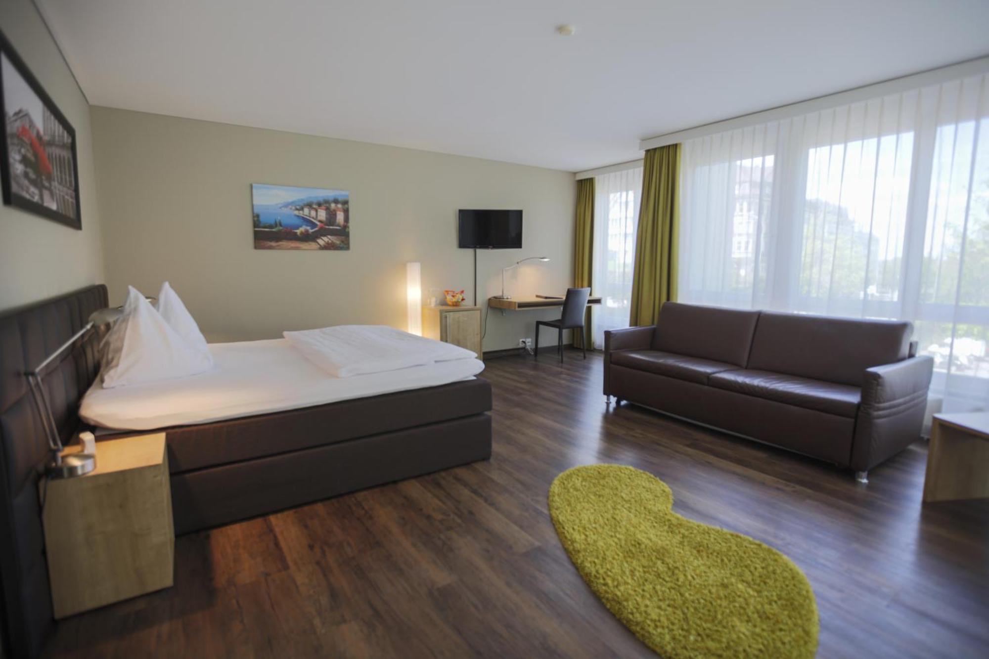 Herisau Swiss Quality Hotel Стая снимка