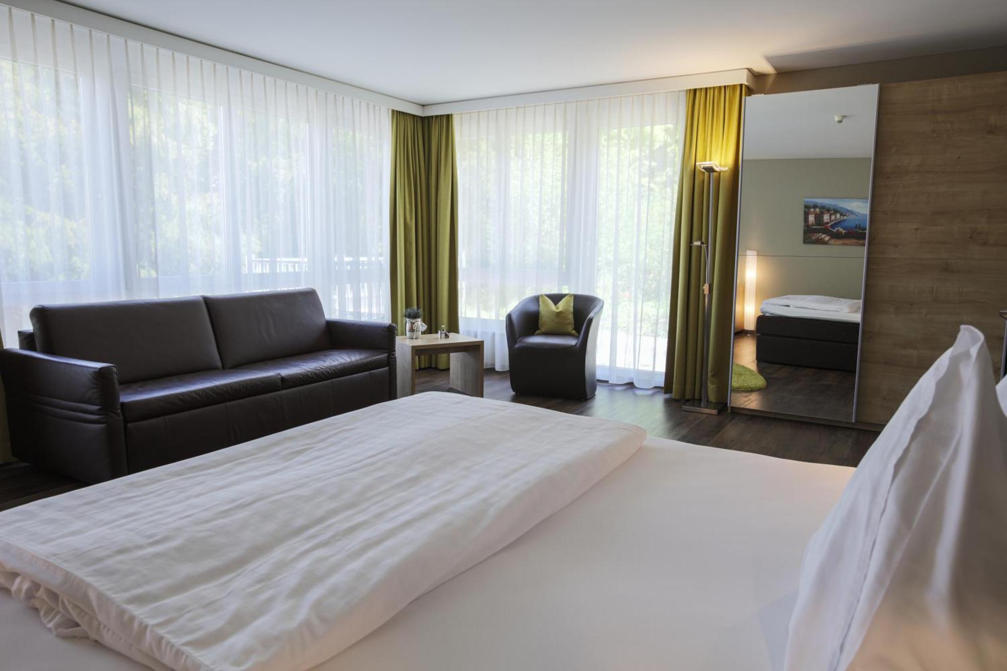 Herisau Swiss Quality Hotel Стая снимка