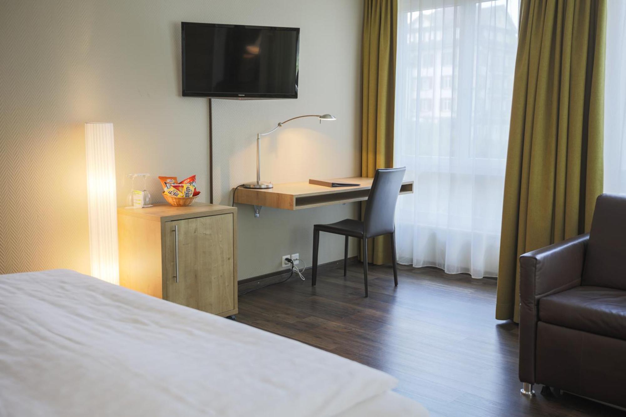 Herisau Swiss Quality Hotel Стая снимка